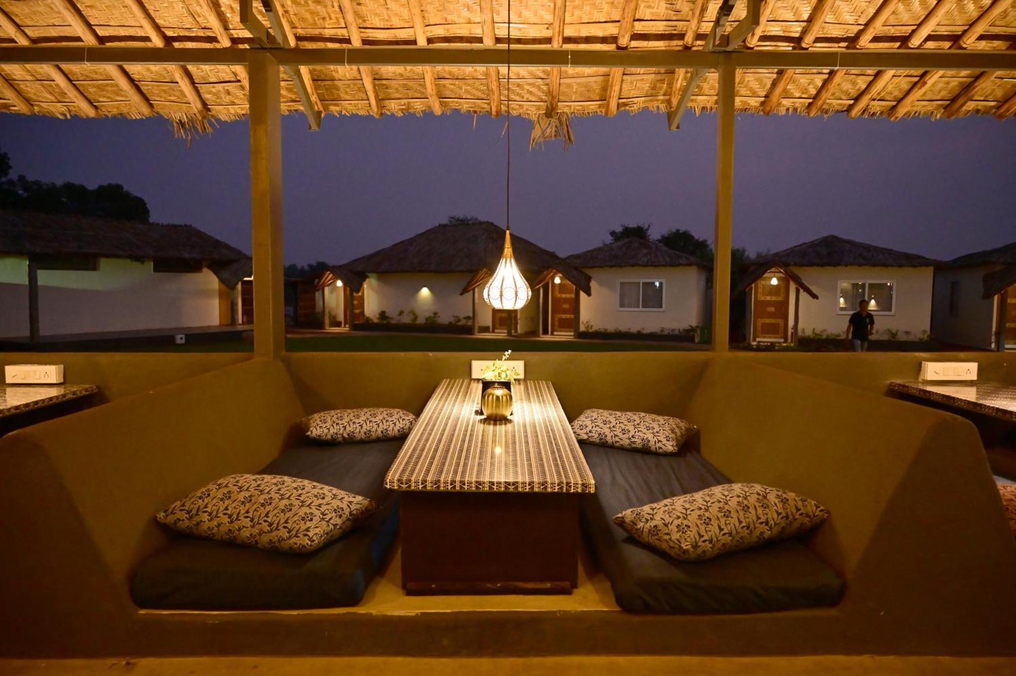 Готель The Hampi Cafe Екстер'єр фото