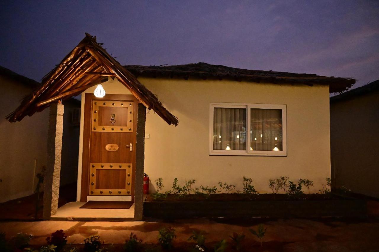 Готель The Hampi Cafe Екстер'єр фото